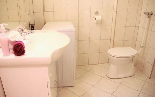Duna Szecsi Apartmant