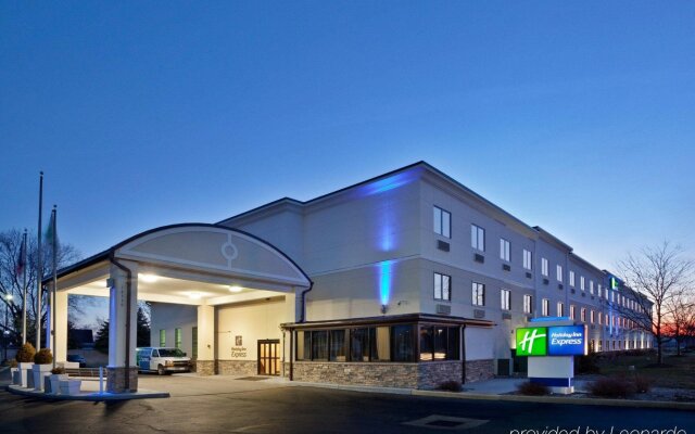 Holiday Inn Express Cleveland Airport - Brookpark, an IHG Hotel