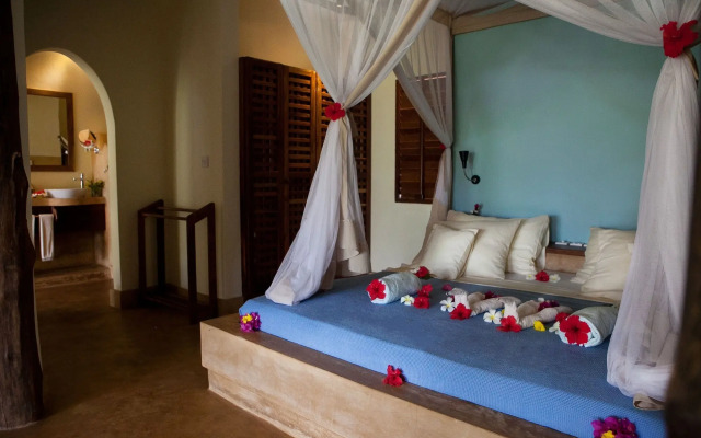 Green and Blue Ocean Lodge