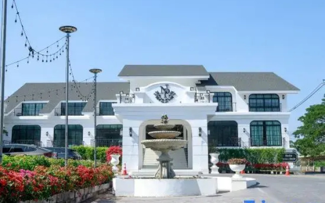 Nattapong grand hotel