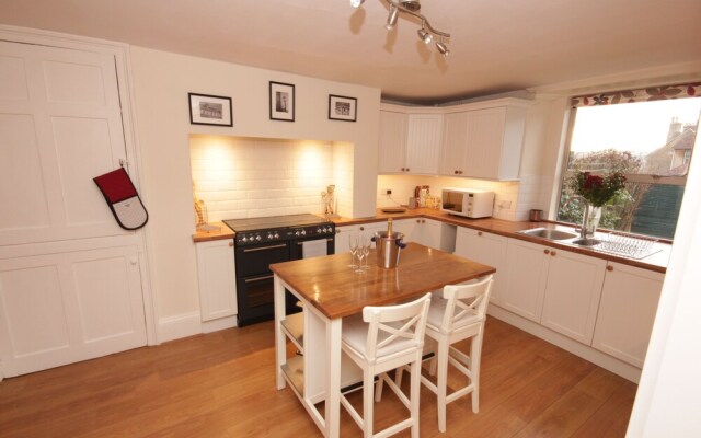 Wellsway House - Stylish Townhouse