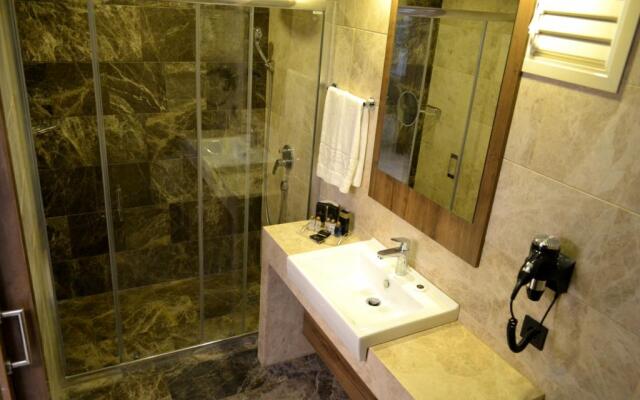 Engin Otel