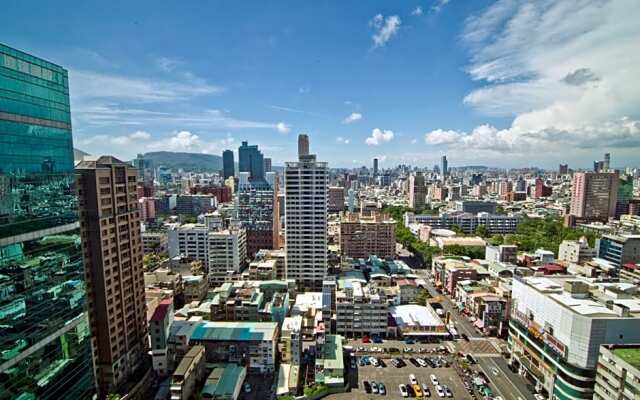 85大樓海景街景房