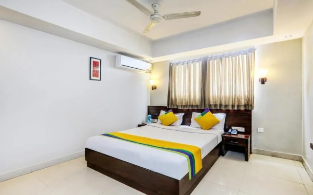 Itsy By Treebo - Greenwood Inn And Suites