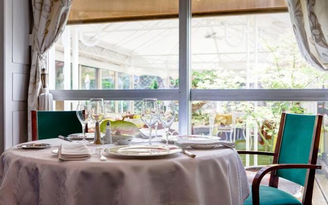 Chromatics Hotel & Restaurant The Hill Club by happyculture