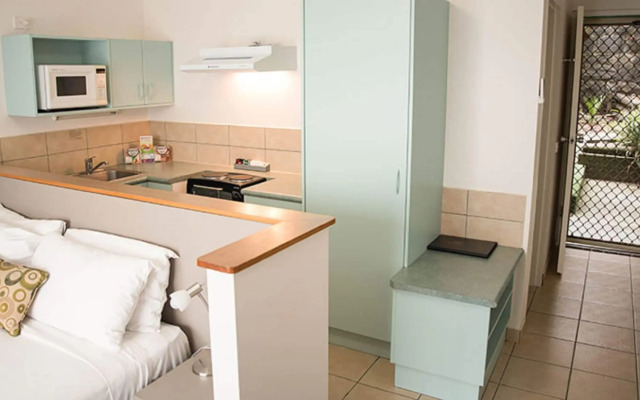 Adina Place Motel Apartments