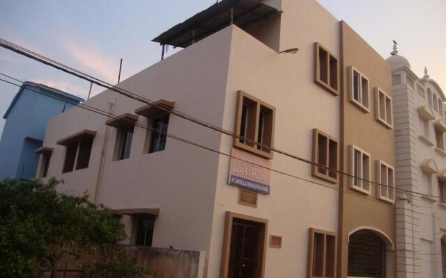 Rishaan Guest House