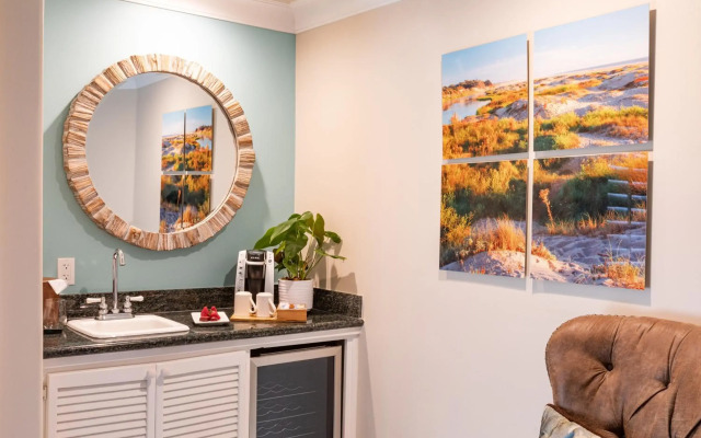 SeaVenture Beach Hotel