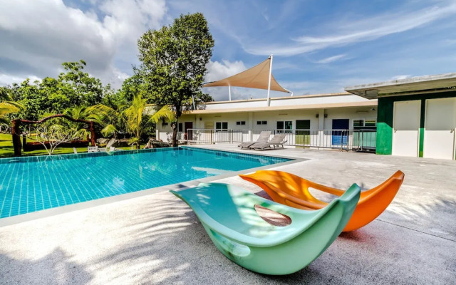 Chalong Hill Tropical Garden Homes