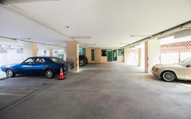 OYO 274 Meesook Residence