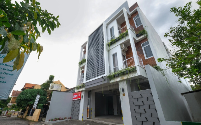 Super OYO Collection O 90023 Damar Kusumo Guest House