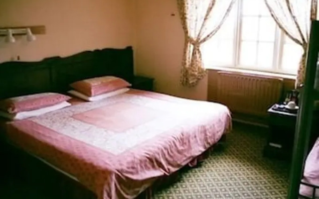 The Fox & Hounds Hotel