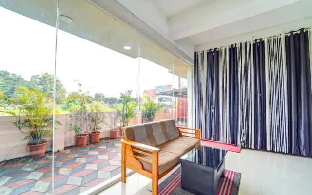Fabhotel Reem Residency