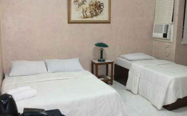 Plaza Maria Luisa Suites Inn