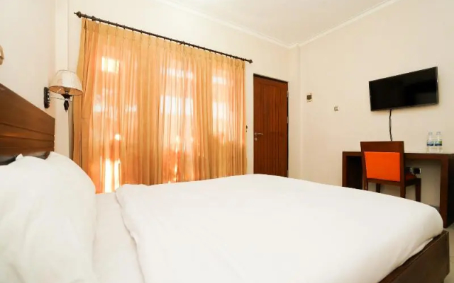 Oyo 1430 Hotel Ratna Syariah