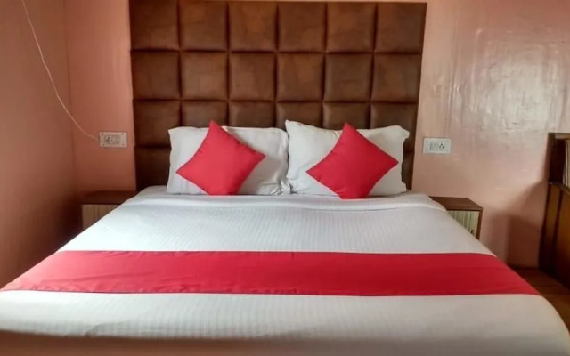 OYO 4966 Raikot Resort