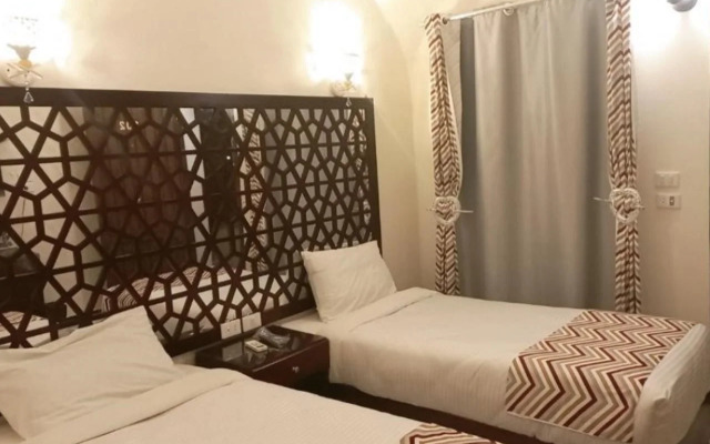 Dolphin Continental Hotel