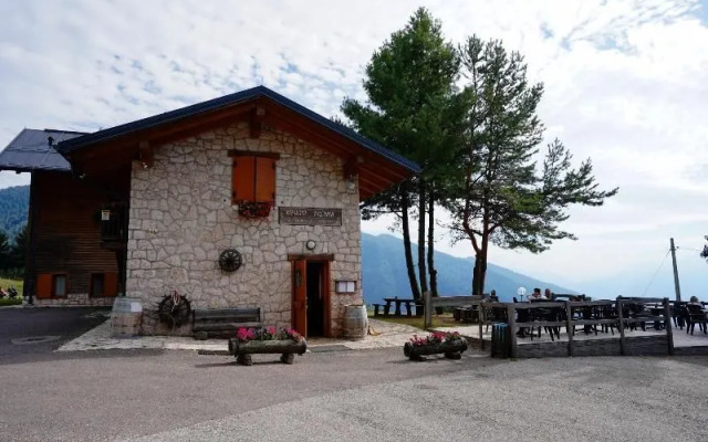 Rifugio Predaia ai Todesci