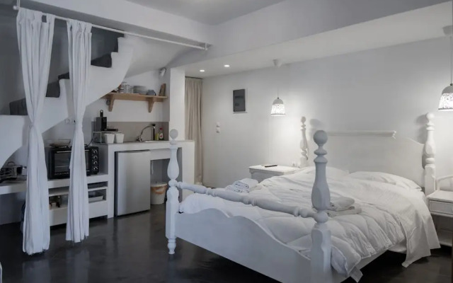 Kyon Beach Suites Kythnos