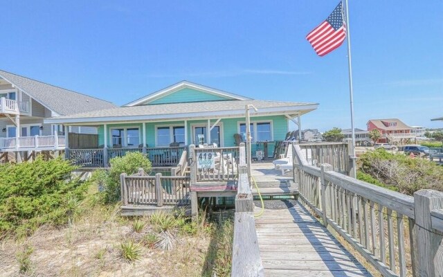 Salty Paradise 4 Bedroom Home by RedAwning