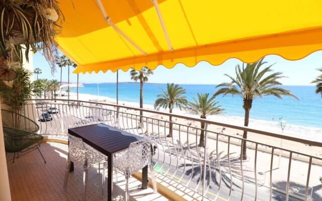 Beautiful 3 bedroom. Direct sea view. 401