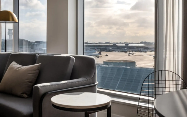 Sheraton Gateway Hotel In Toronto International Airport