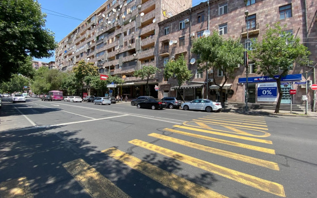 Amiryan street 1 bedroom Deluxe apartment With Balcony AM104