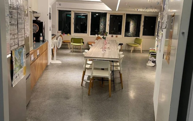 LIGHT INN - Hostel
