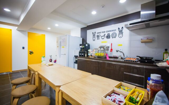 24 Guest House Haeundae Premier