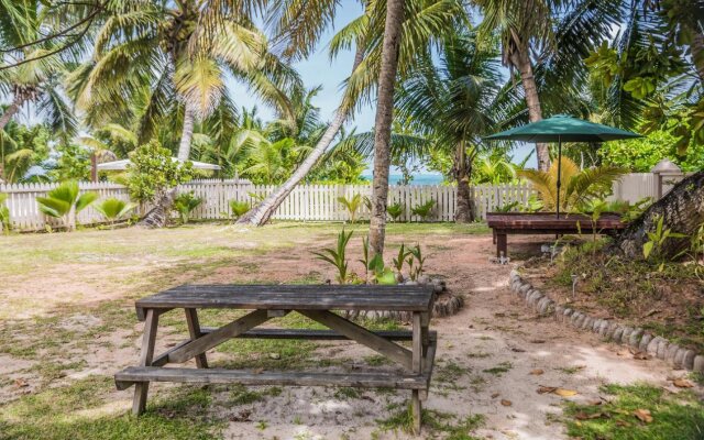 Lou Lou Bungalows