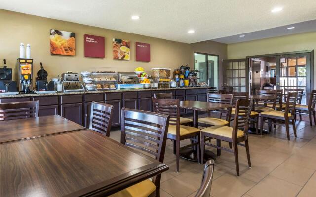 Comfort Suites near I-80 and I-94