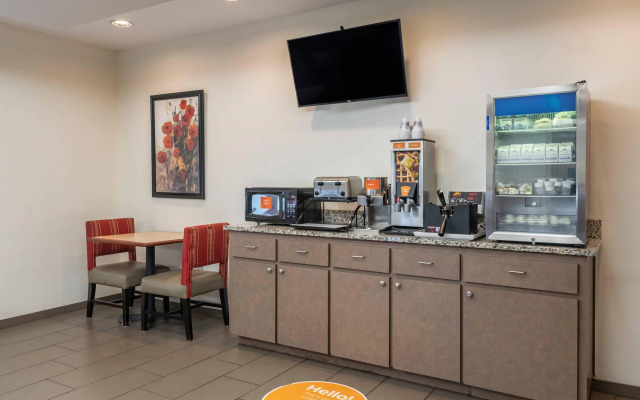 Comfort Inn & Suites DeLand - near University