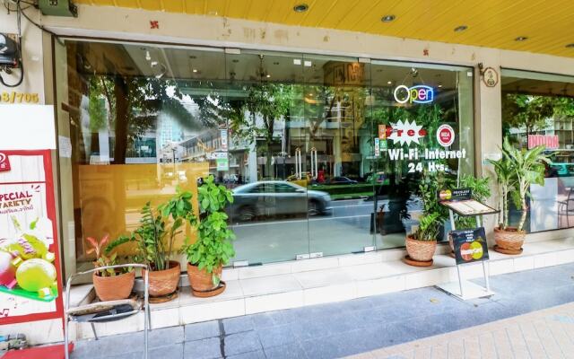 OYO 102 Diamond Residence Silom