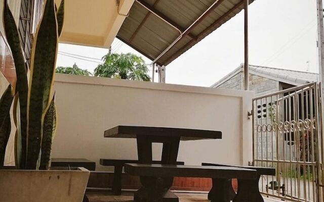 CHO Hostel and Sleep Box - Adults Only