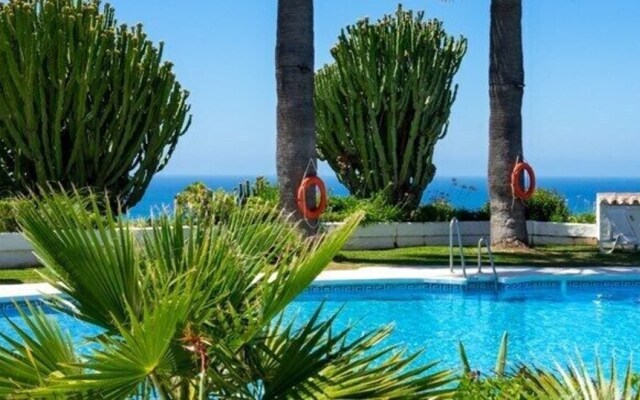 Fantastic Apart sea view and heated pool