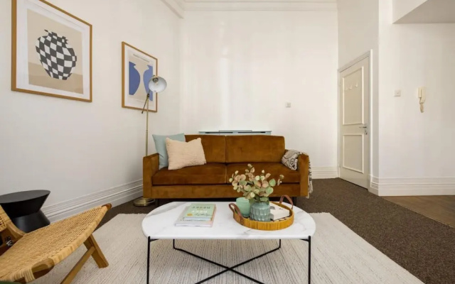 Spacious Apartment With Office Rear Terrace