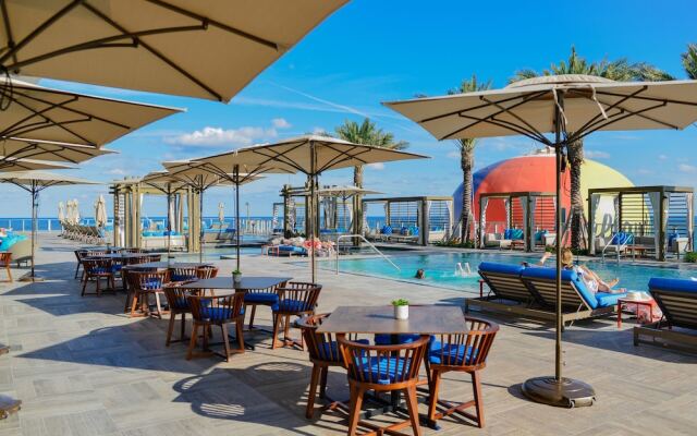 Luxury Condo Wocean Views Close To Beach