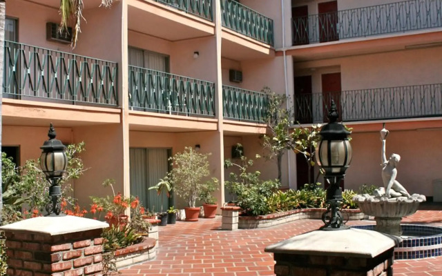 Royal Century Hotel