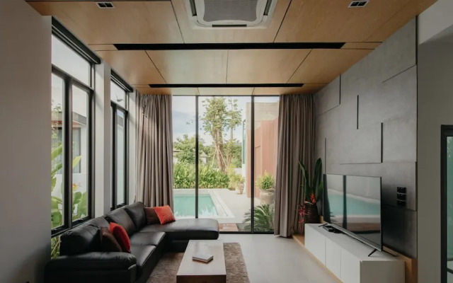 H2 Pool villa