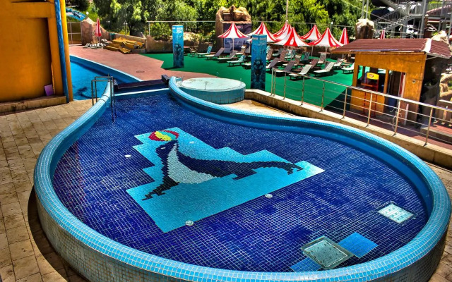 Valensia Hotel And Resort