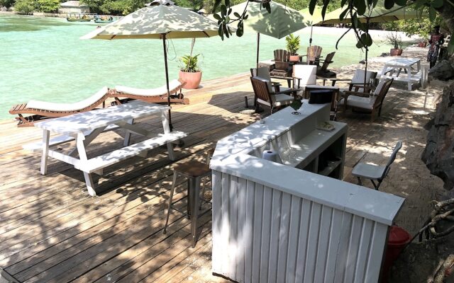 Chez Max, Cadras Haiti