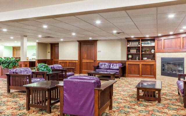 Quality Inn & Suites Ames Conference Center Near ISU Campus