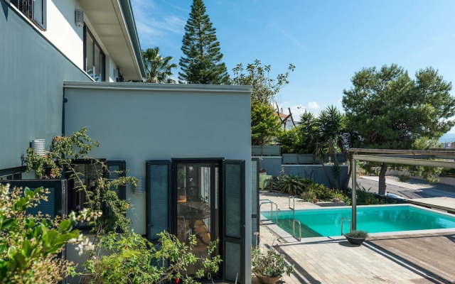 Artistic Private Pool Villa with Gorgeous Gardens