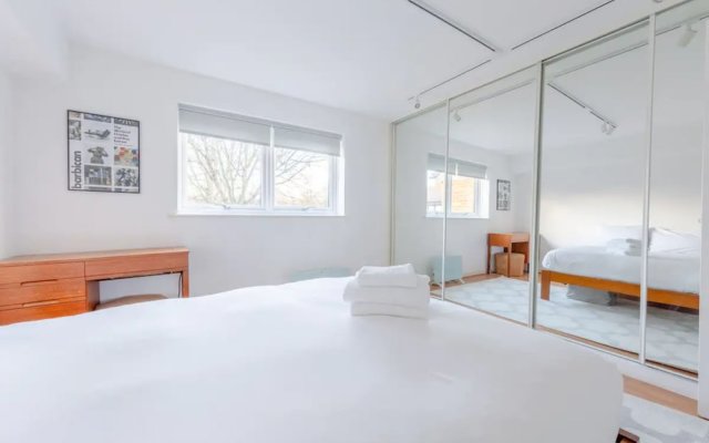 Serene 1 Bedroom Flat Near Canary Wharf