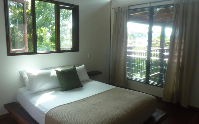 Daintree Holiday Homes - Yurara