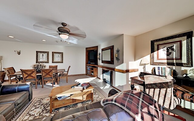 710wliop 3 Bedroom Condo
