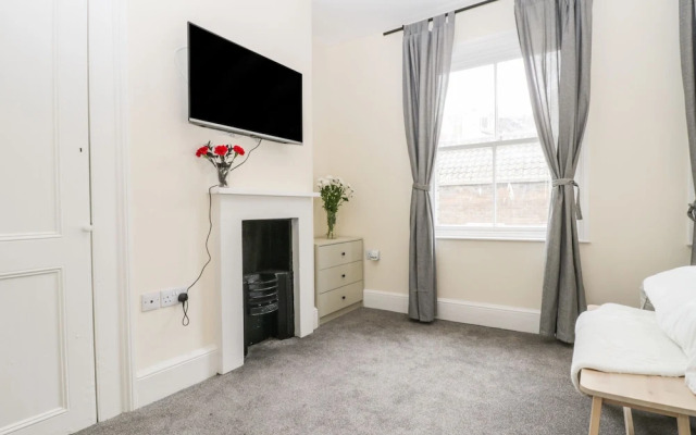 24 Baxtergate