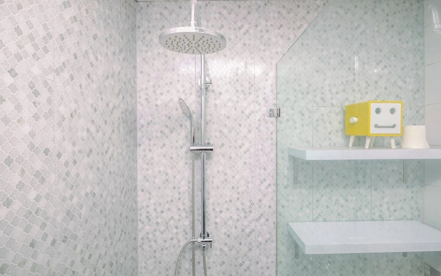 Nice And Comfortable 2Br Apartment At Royal Olive Residence