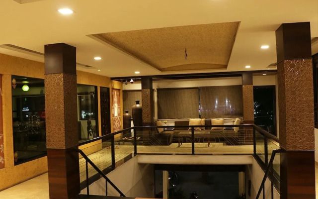 Hotel Ashray
