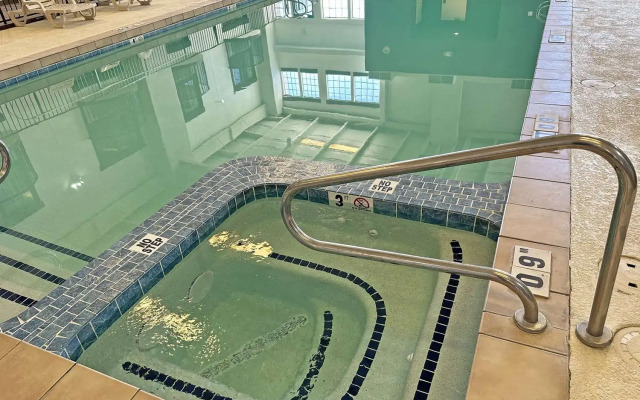 Clarion Pointe Winslow I-40